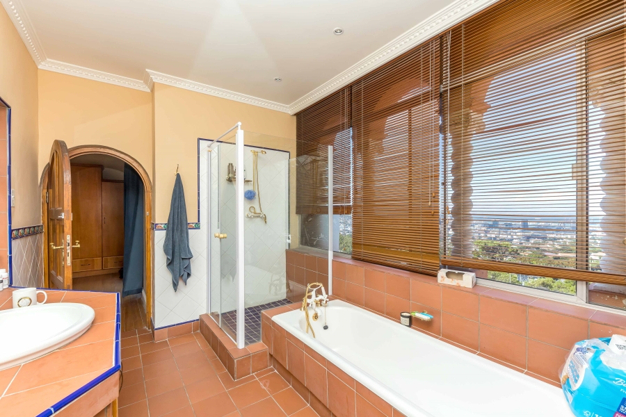 4 Bedroom Property for Sale in Oranjezicht Western Cape